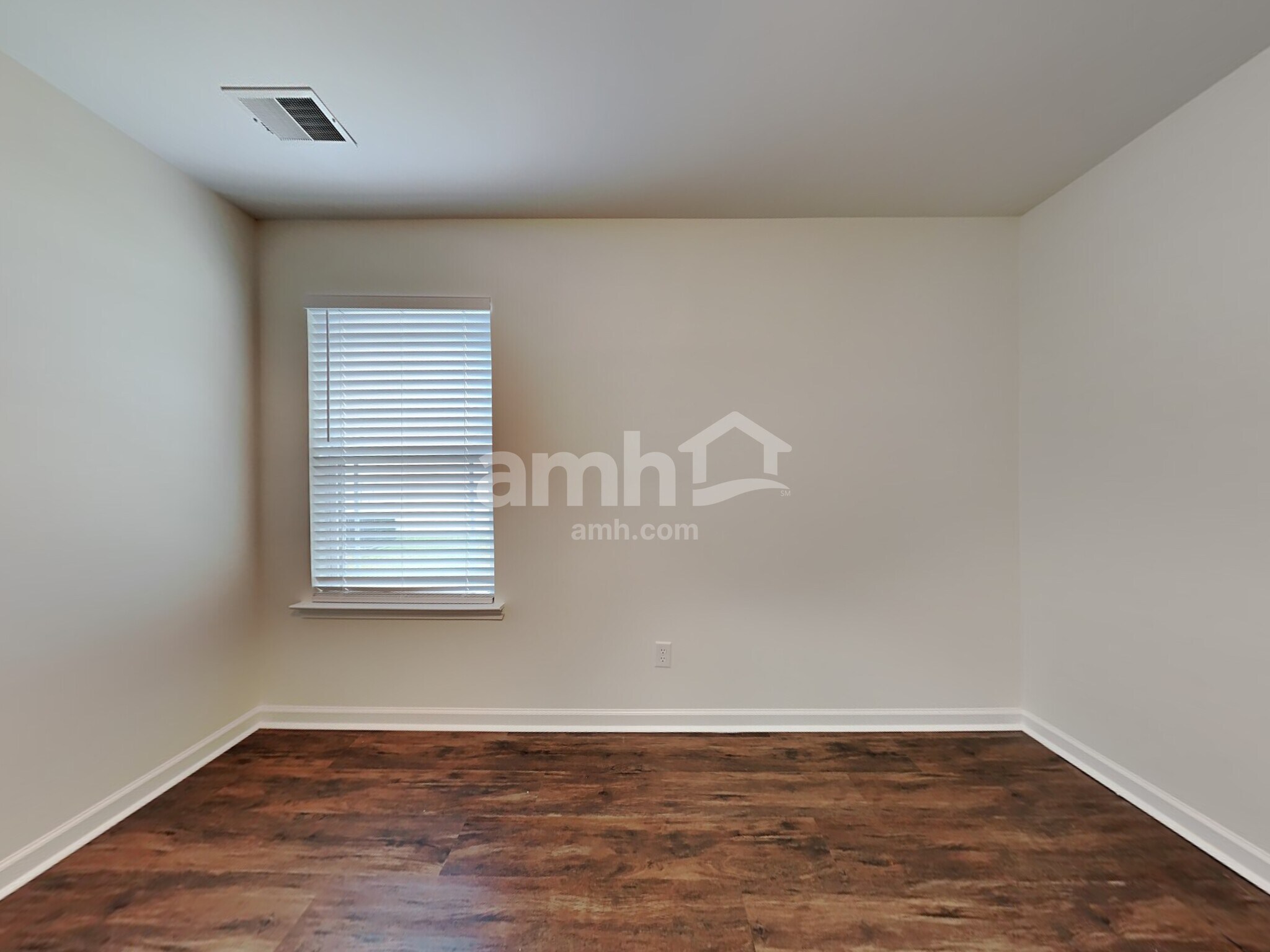 Building Photo - 132 Spring Lakes Dr