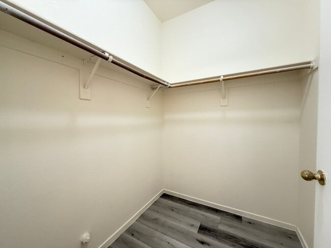 Building Photo - 813 Peachy Canyon Cir