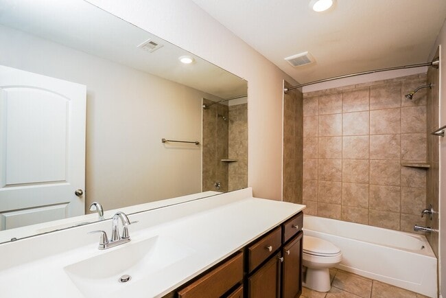 Building Photo - 27049 Leonardo Dr