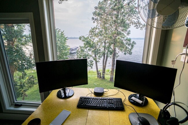 Building Photo - FULLY FURNISHED LAKE HOME