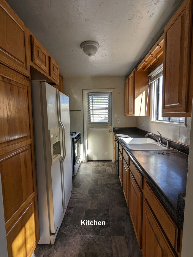 Kitchen - 1311 E 8th St