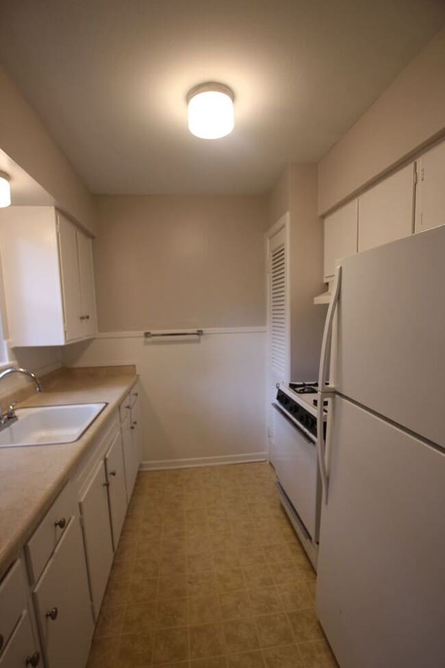 Building Photo - Adorable 1 bedroom 1 bath in the heart of ...