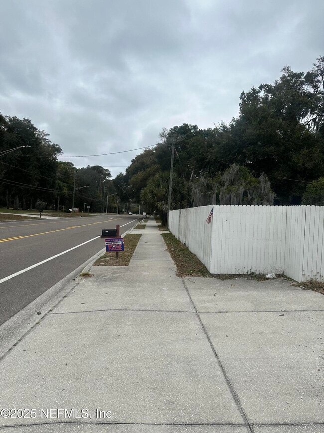 Building Photo - 8543 Fort Caroline Rd