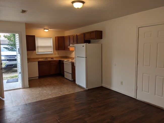 Building Photo - 1102 S Richmond Ave