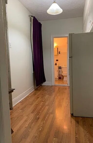 Building Photo - 909 41st St