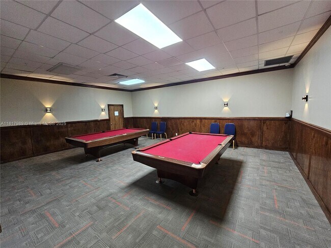 Building Photo - 2030 S Ocean Dr