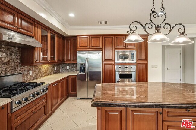 Building Photo - 5217 Etiwanda Ave