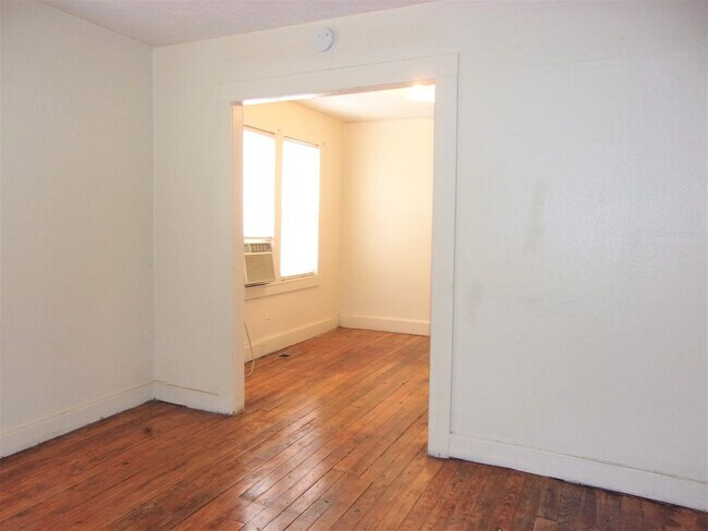 Building Photo - 523 SW 26th St