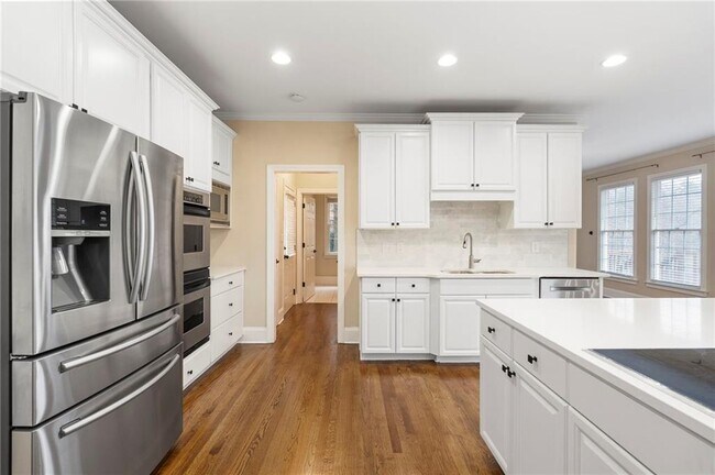 Building Photo - 870 Longstone Landing