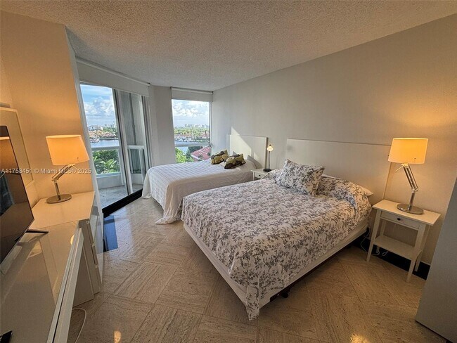 Building Photo - 21205 Yacht Club Dr