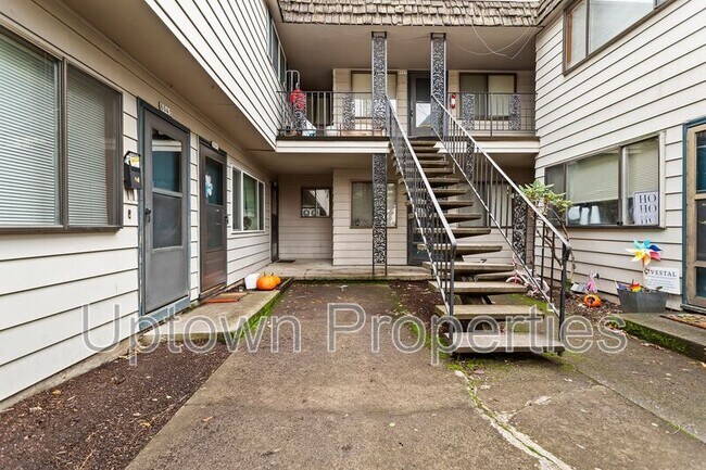 Building Photo - 8023-8069 NE Flanders St