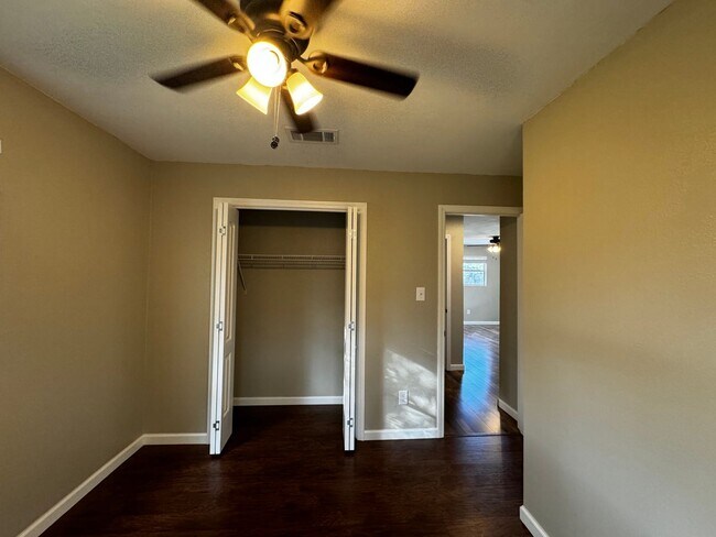 Building Photo - BUENA VISTA