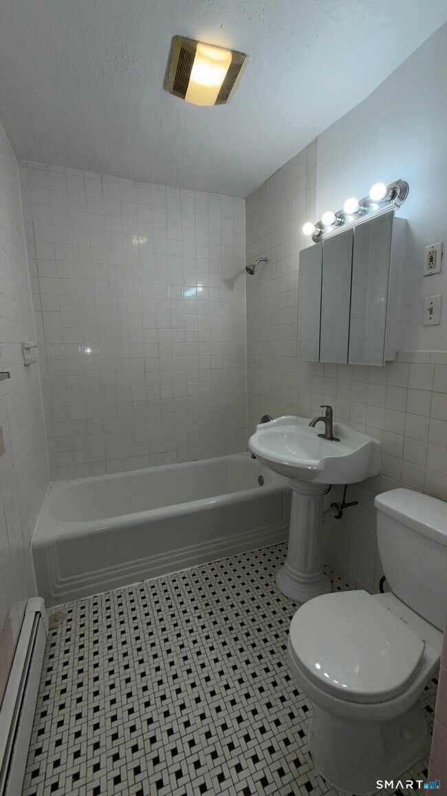 Building Photo - 113 Spring St