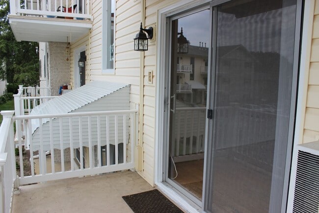 Building Photo - Pristine 2Bed Condo Unit in Warren Lodge!
