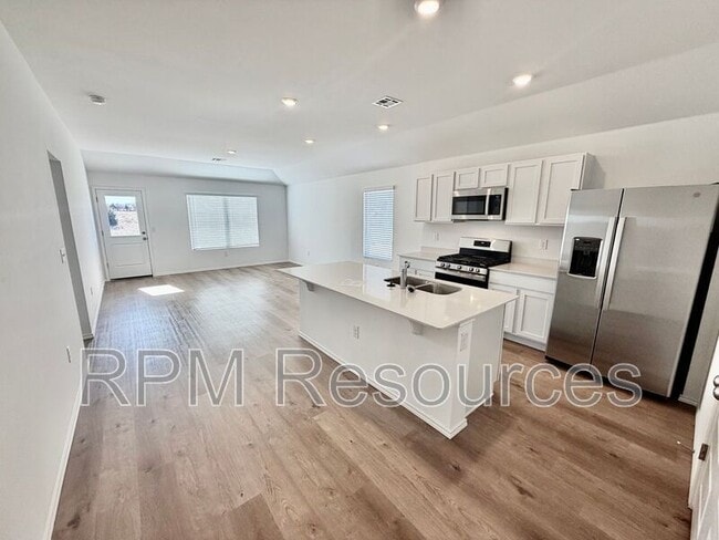 Building Photo - 10401 Little Blue Ln