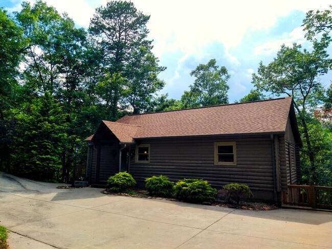 Building Photo - 386 Arbor Dr
