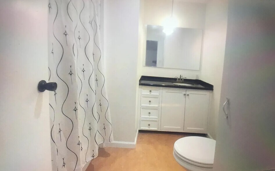 Building Photo - 1600 Henry Ridge Mtwy