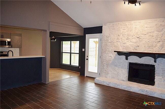 Building Photo - 4312 Creekside Dr