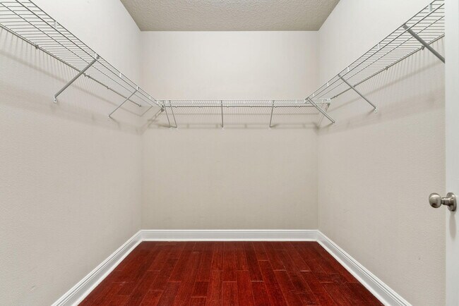 Building Photo - 554 Camellia Ct