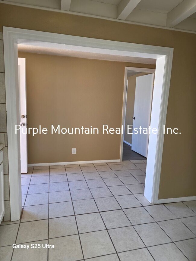 Building Photo - 1429 Walden Dr