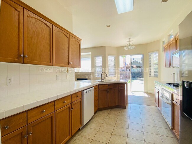 Building Photo - 2916 Roberts Ave