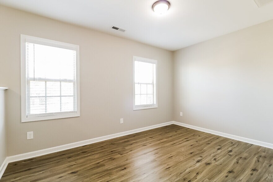 Building Photo - 67 Dropseed Ln