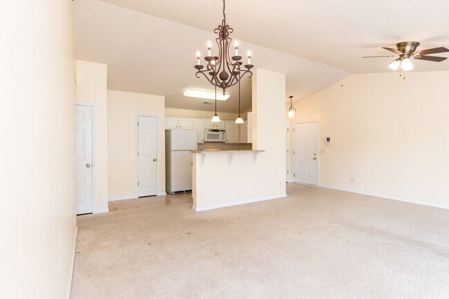 Building Photo - TWO BEDROOM HOME!