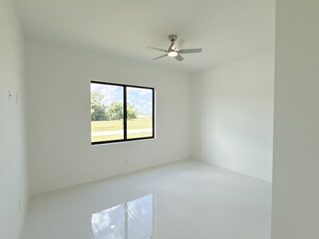 Building Photo - 4113 NW 34th St