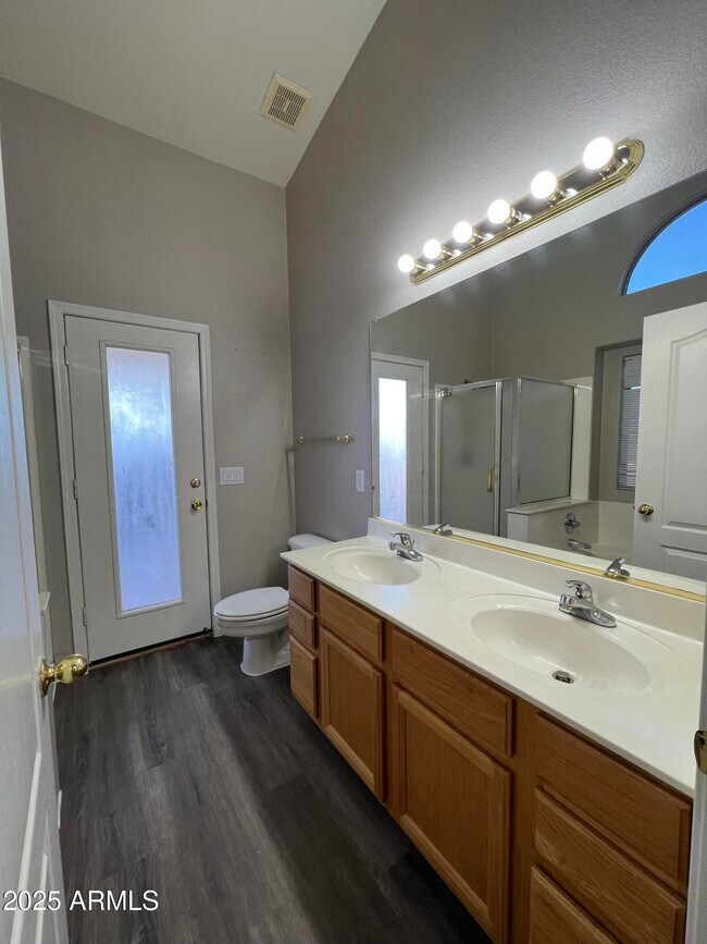 Building Photo - 3008 S Cortland Cir