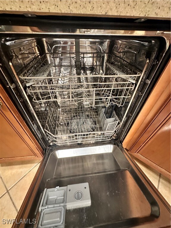 Building Photo - 8267 Laurel Lakes Way