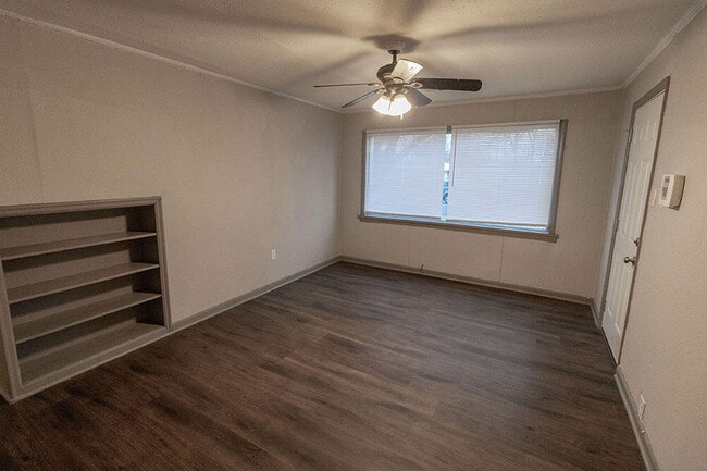 Building Photo - 210 Highview Ave