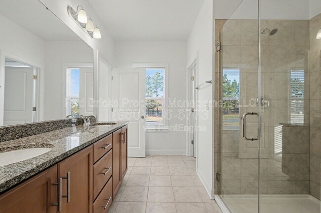 Building Photo - 9240 Walnut Hl Rd NW