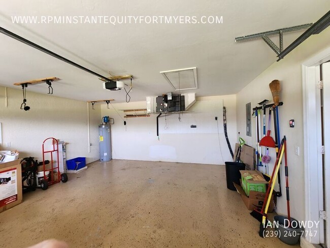 Building Photo - 1306 SW 13th Terrace