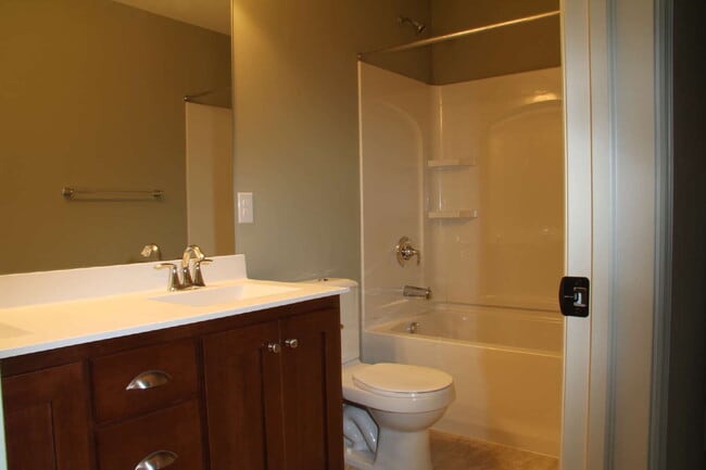 Building Photo - Stunning 5BR/3.5BA Single Family Home w/ 3...