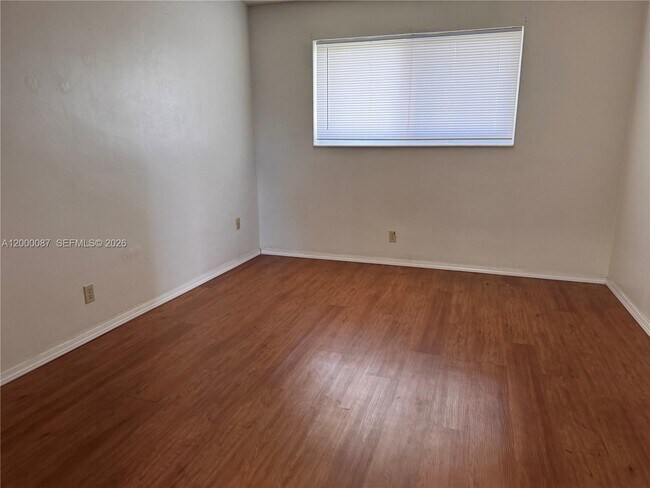 Building Photo - 2210 Taylor St