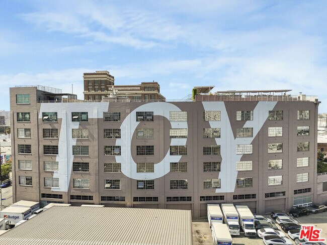 Building Photo - 1855 Industrial St