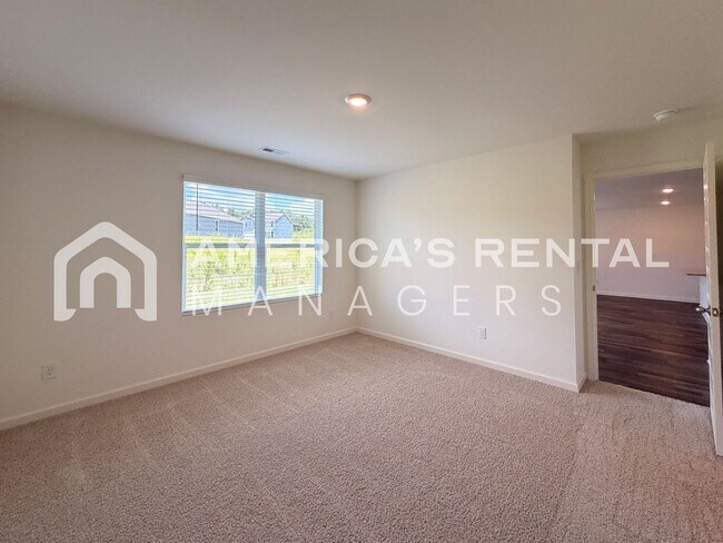 Building Photo - 305 Pne Rdg Dr