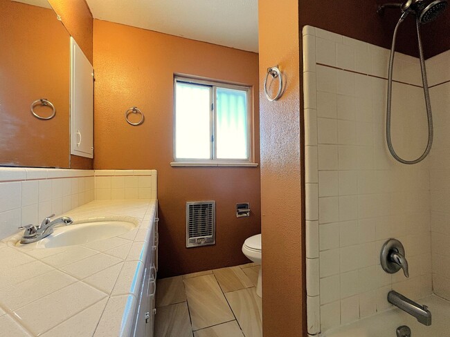 Building Photo - Alvarado Triplex