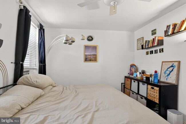 Building Photo - 2443 Amber St