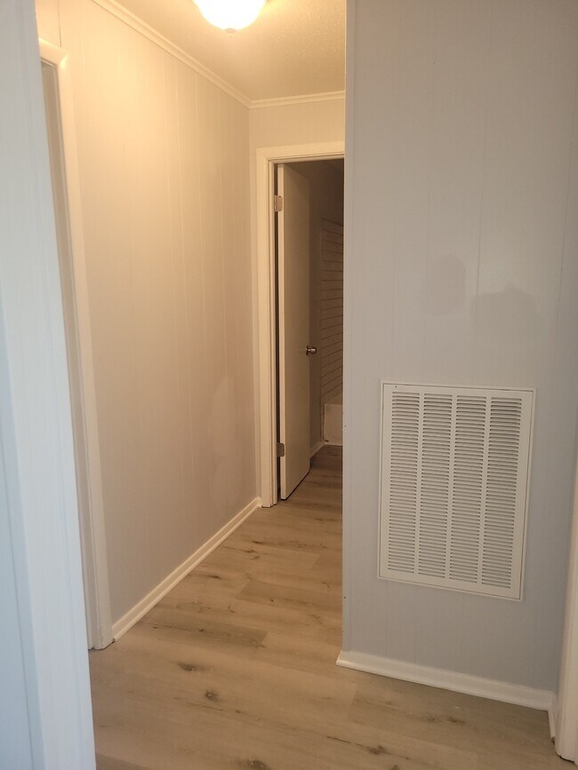 Building Photo - 5805 Cherry St