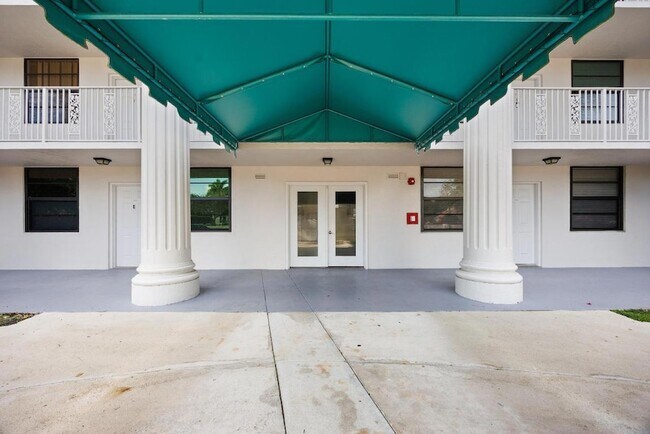 Building Photo - 3716 Whitehall Dr