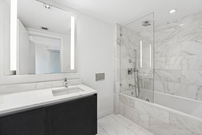 Building Photo - 1451 Brickell Ave