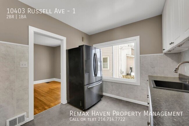 Building Photo - 10403 Russell Ave