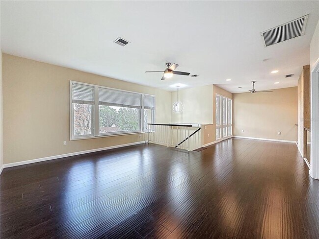 Building Photo - 6846 Lake View Dr