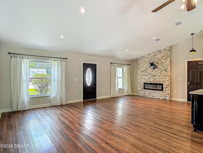 Building Photo - 14 Zollinger Pl