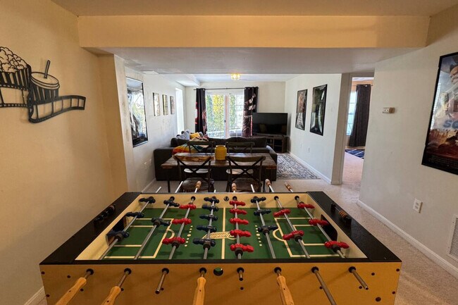 Building Photo - 9414 Grant Ave