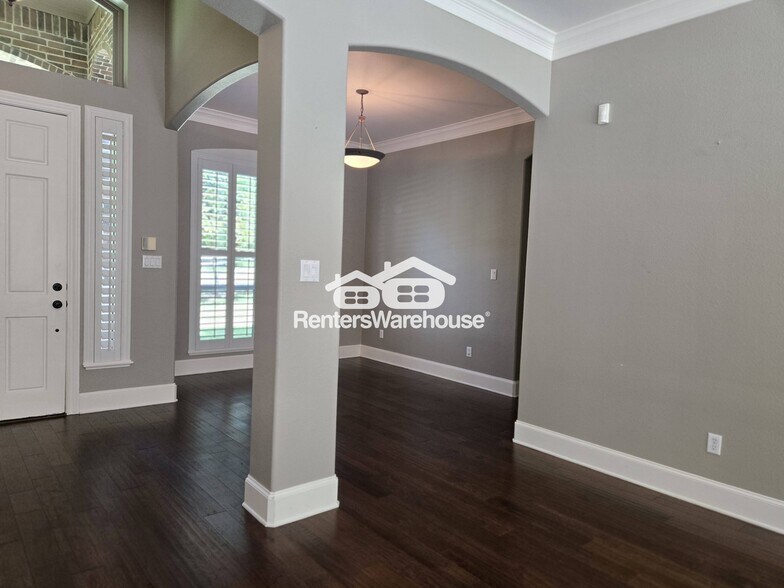 Building Photo - 5009 Bayberry St