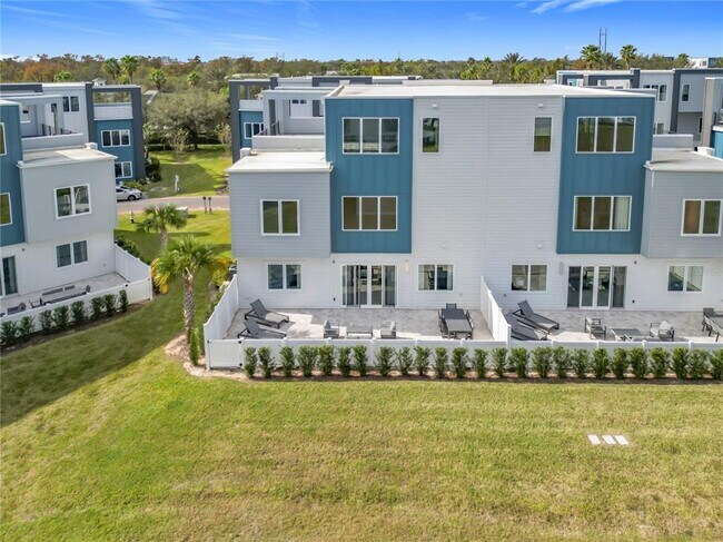 Building Photo - 7770 Sandy Ridge Dr