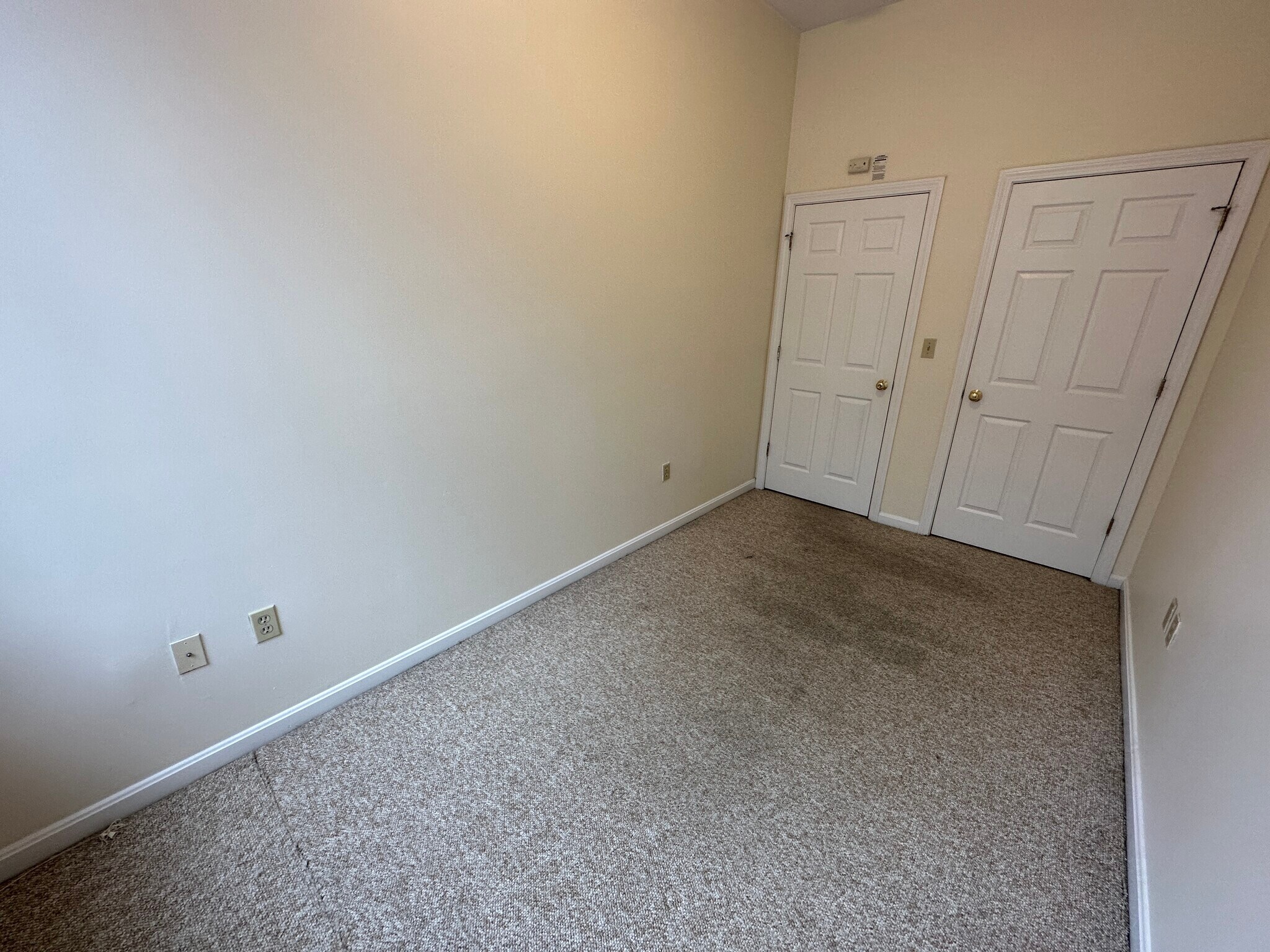 Building Photo - 68 Essex St