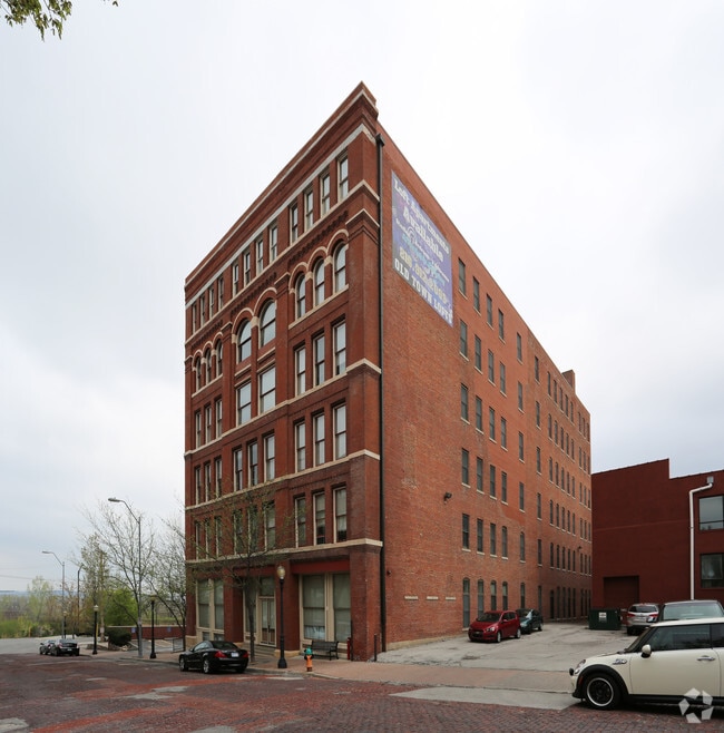 Primary Photo - Askew Saddlery Building
